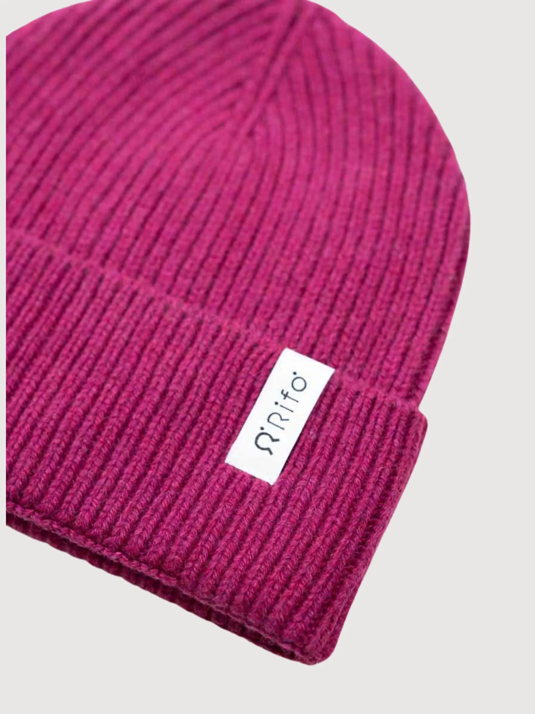 Beanie Marcello Pink Ciclamino in recycled cashmere | Rifò